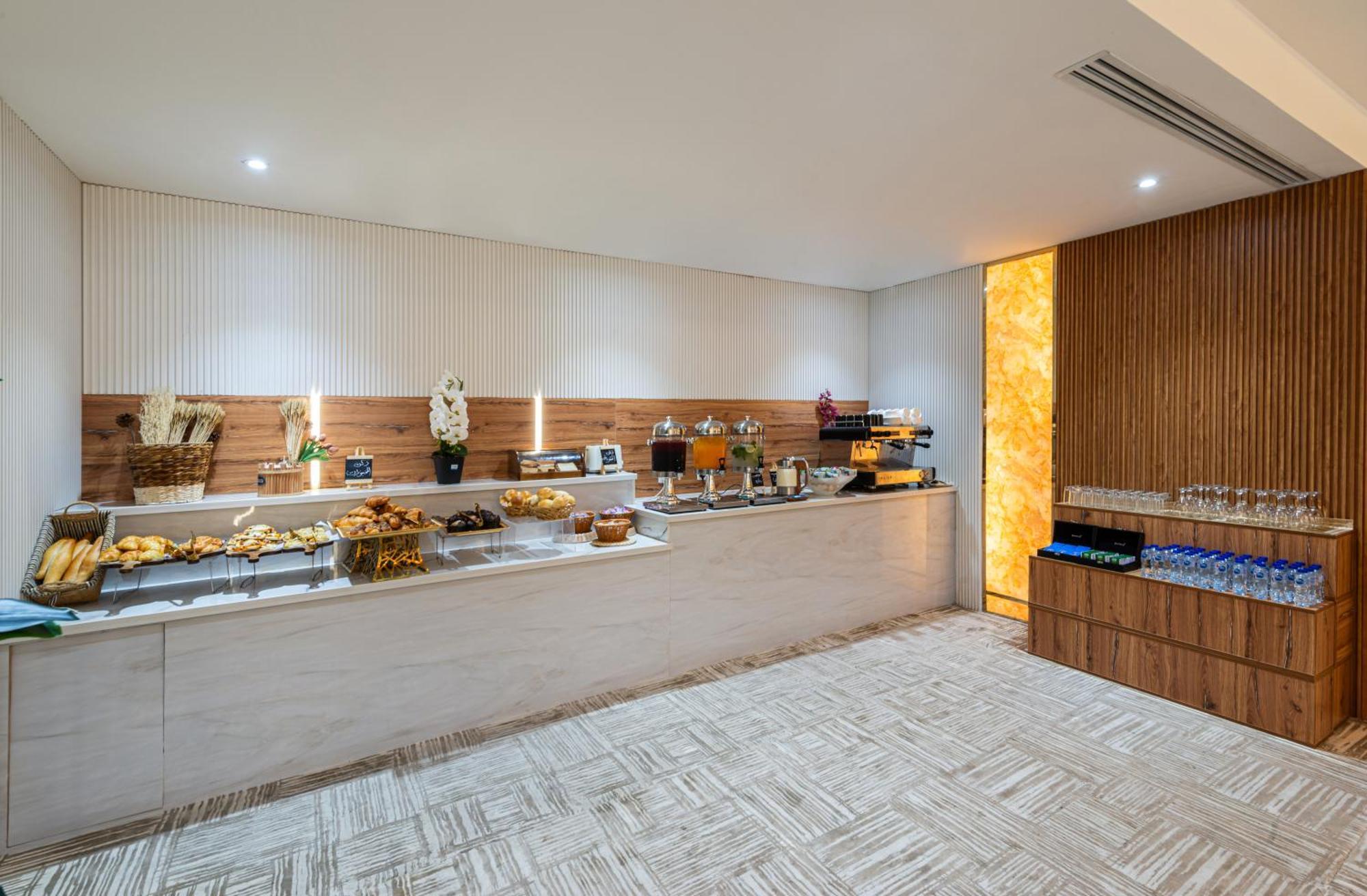 Ross Hotel Riyadh Exterior photo